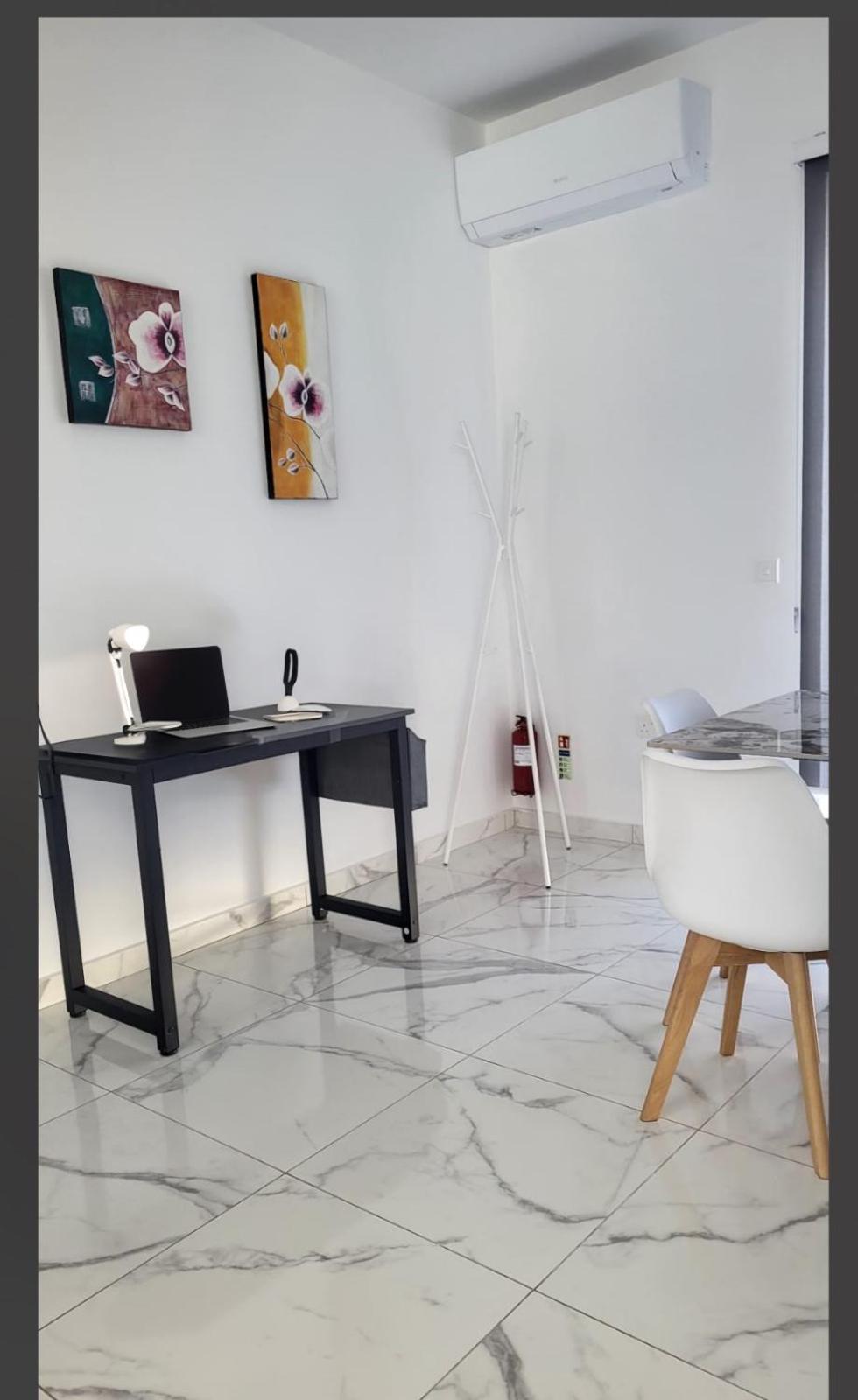 Central Apartment In Swieqi Is-Swieqi Ngoại thất bức ảnh