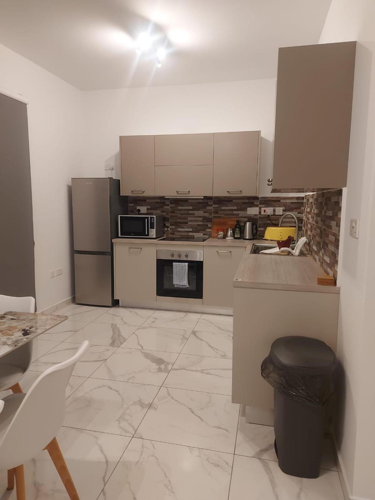Central Apartment In Swieqi Is-Swieqi Ngoại thất bức ảnh